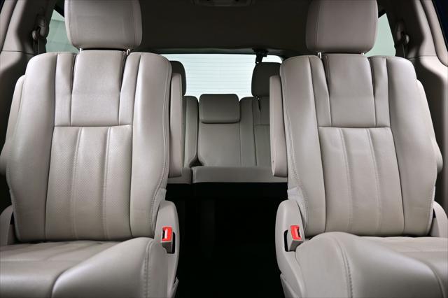 2012 Chrysler Town & Country Touring-L