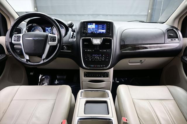 2012 Chrysler Town & Country Touring-L