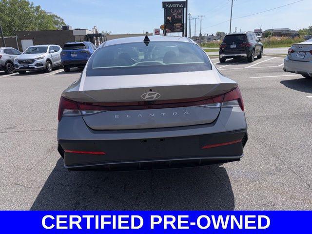 2024 Hyundai Elantra SE