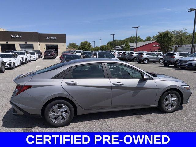 2024 Hyundai Elantra SE