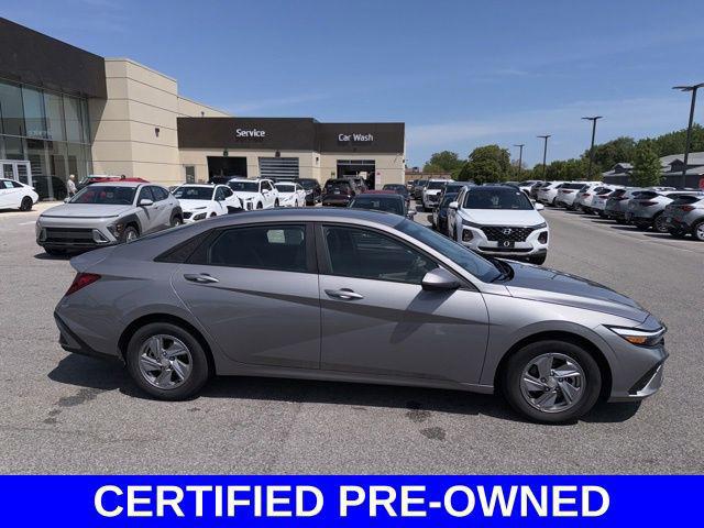 2024 Hyundai Elantra SE