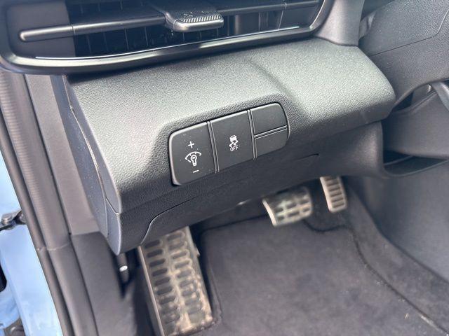 2025 Hyundai Elantra Base