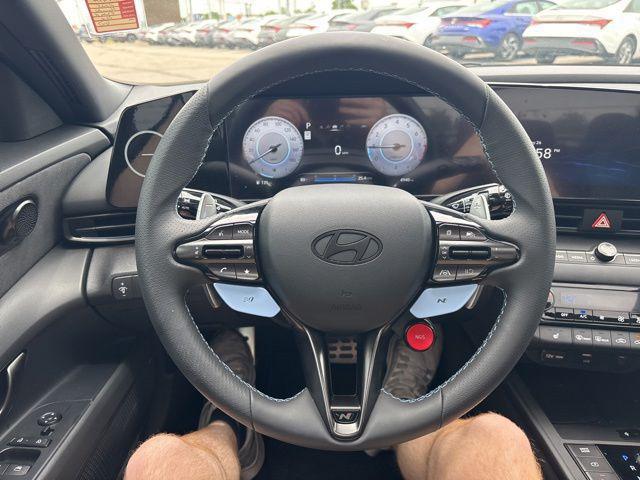 2025 Hyundai Elantra Base