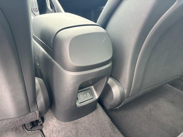 2025 Hyundai Elantra Base