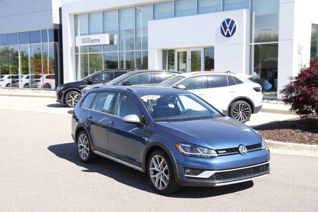 2019 Volkswagen Golf Alltrack TSI SEL for sale in LANSING, MI
