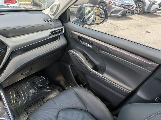 2024 Toyota Highlander Platinum