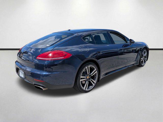 2015 Porsche Panamera 4