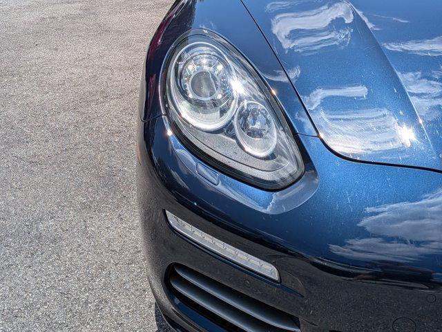 2015 Porsche Panamera 4