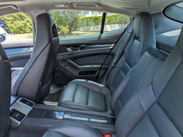 2015 Porsche Panamera 4
