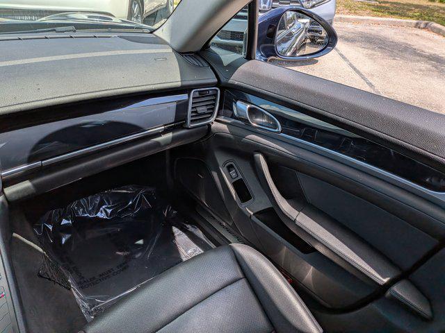 2015 Porsche Panamera 4