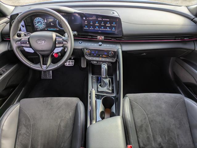 2025 Hyundai Elantra Base