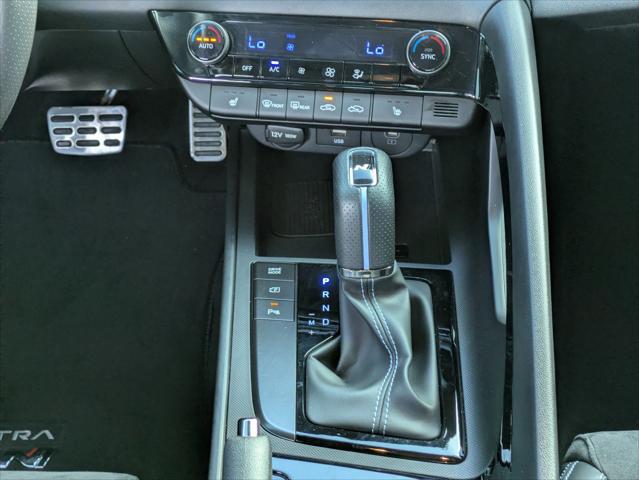 2025 Hyundai Elantra Base