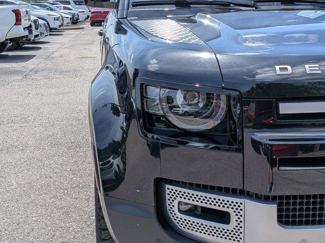 2022 Land Rover Defender 110 SE