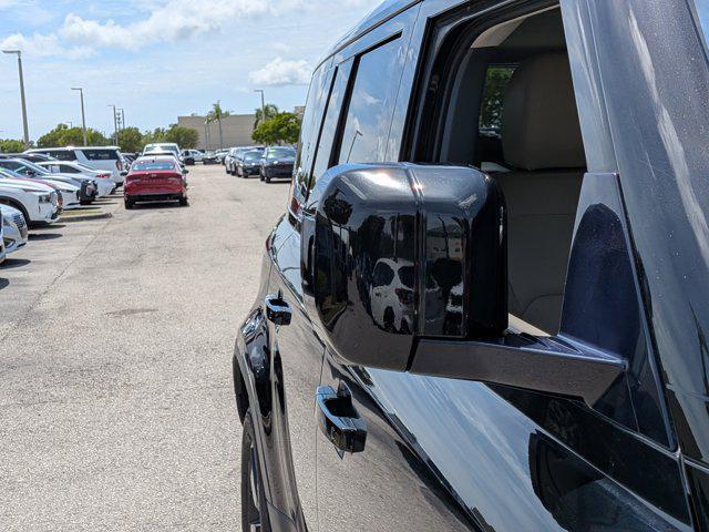 2022 Land Rover Defender 110 SE