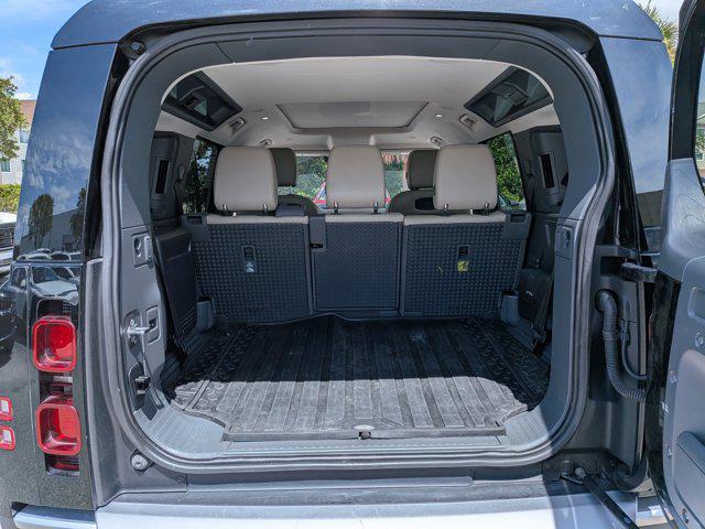 2022 Land Rover Defender 110 SE
