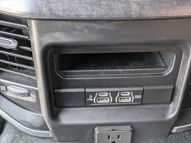 2019 Ram 1500 Big Horn/Lone Star Crew Cab 4x4 5'7" Box