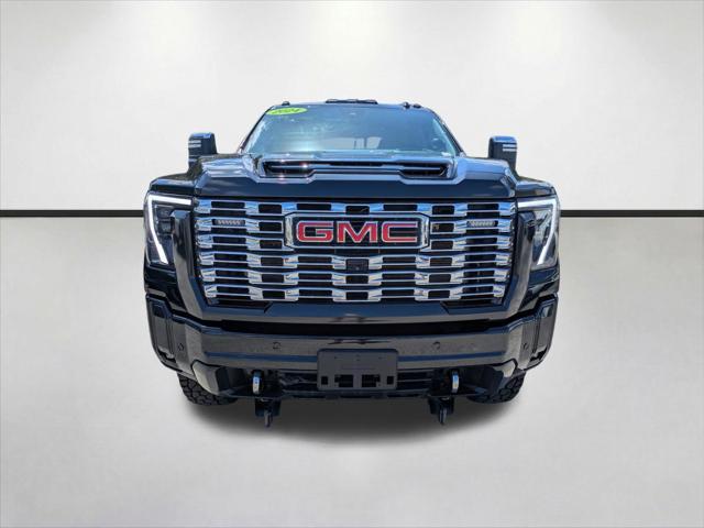 2024 GMC Sierra 2500HD 4WD Crew Cab Standard Bed Denali