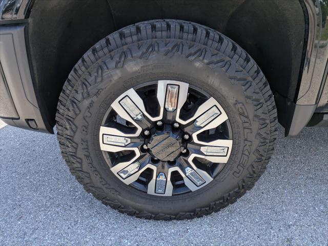 2024 GMC Sierra 2500HD 4WD Crew Cab Standard Bed Denali