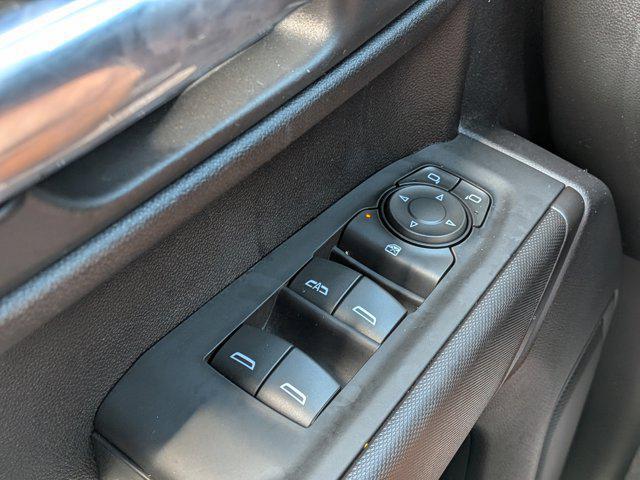 2022 Chevrolet Silverado 1500 2WD Crew Cab Short Bed Custom
