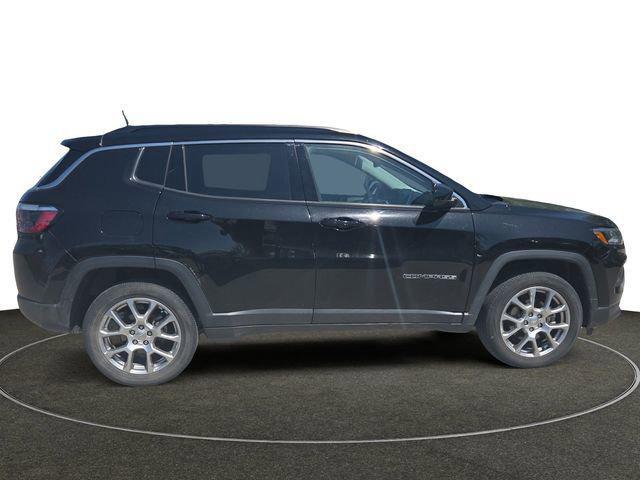 2022 Jeep Compass Latitude Lux 4x4