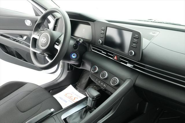 2024 Hyundai Elantra SE