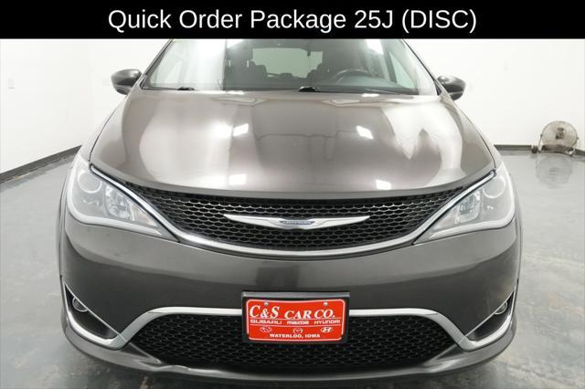 2017 Chrysler Pacifica Touring-L Plus