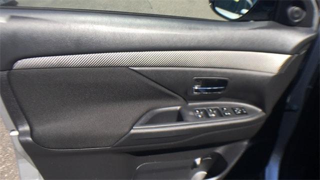 2018 Mitsubishi Outlander ES