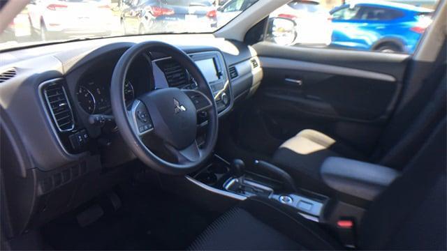 2018 Mitsubishi Outlander ES