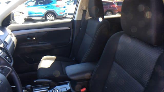 2018 Mitsubishi Outlander ES