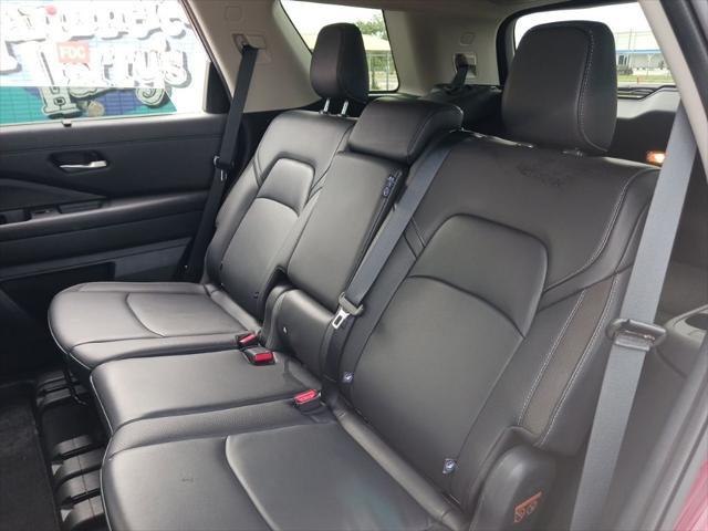 2025 Nissan Pathfinder SL FWD