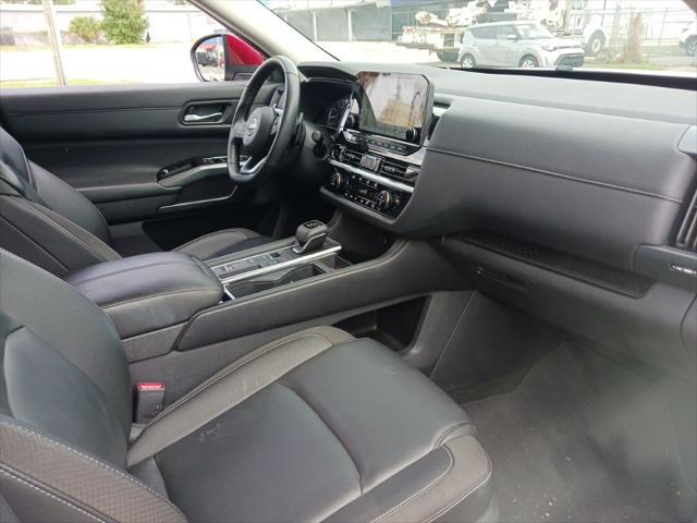 2025 Nissan Pathfinder SL FWD