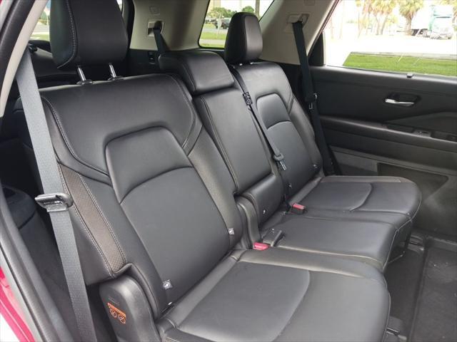 2025 Nissan Pathfinder SL FWD