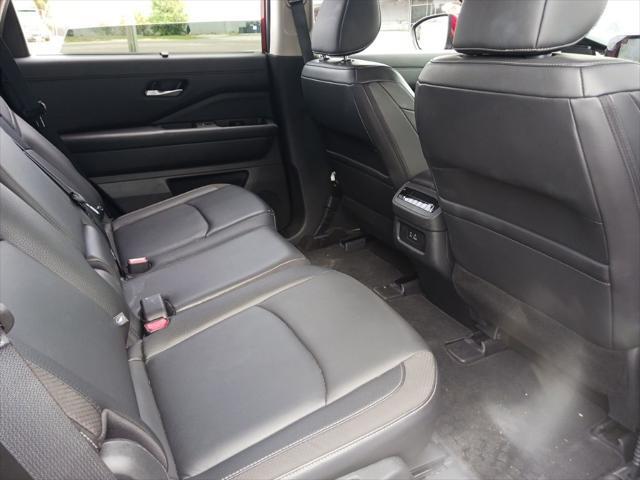 2025 Nissan Pathfinder SL FWD