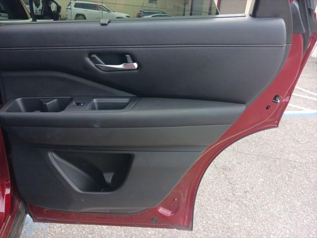 2025 Nissan Pathfinder SL FWD
