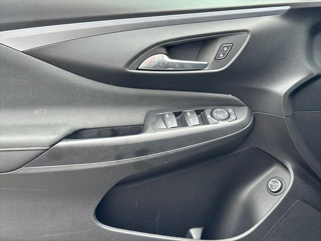 2025 Buick NV Preferred FWD