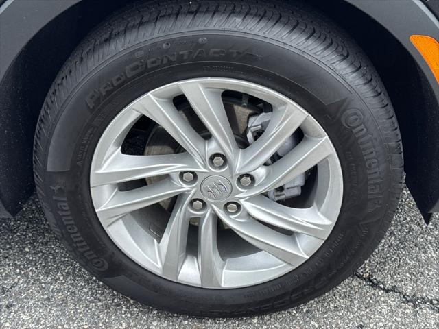 2025 Buick NV Preferred FWD