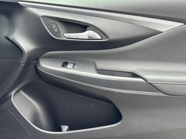 2025 Buick NV Preferred FWD