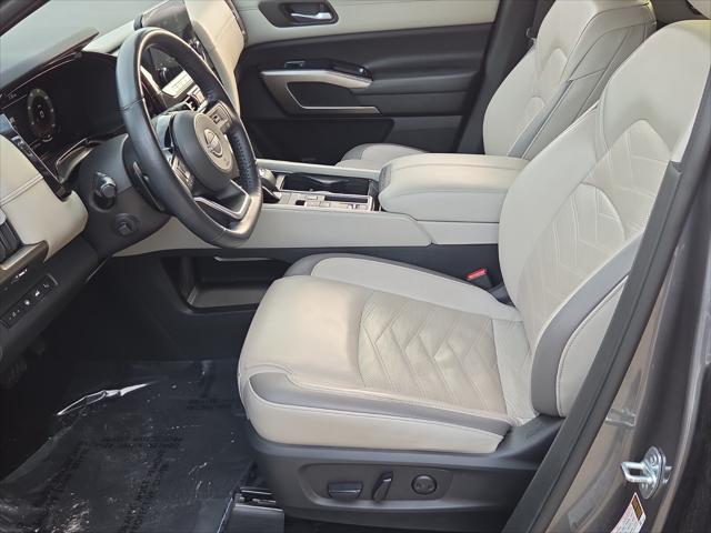 2022 Nissan Pathfinder Platinum 2WD
