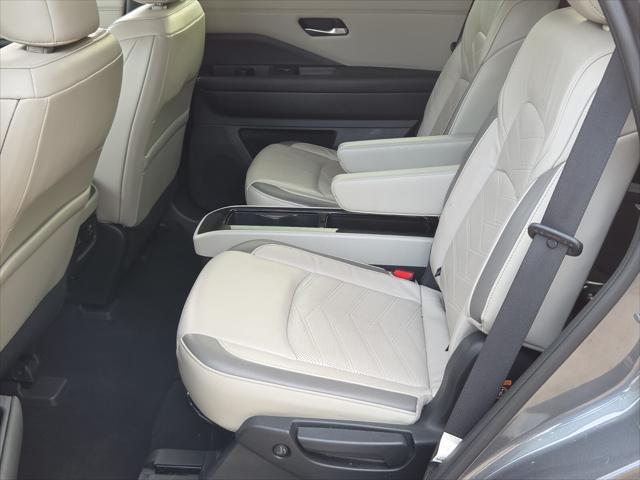 2022 Nissan Pathfinder Platinum 2WD