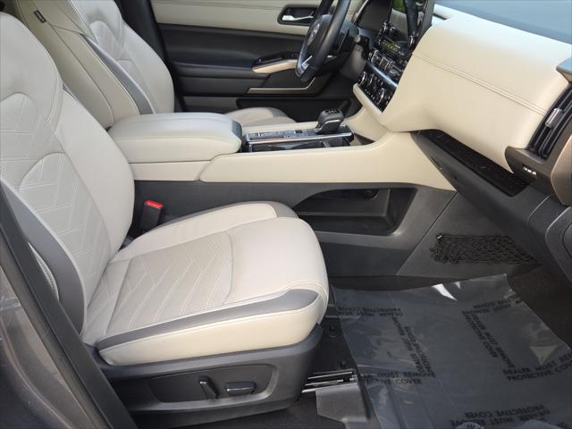 2022 Nissan Pathfinder Platinum 2WD