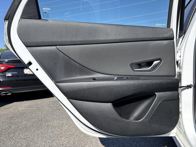 2025 Hyundai Elantra SEL Convenience