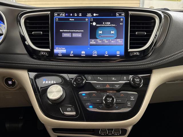 2022 Chrysler Pacifica Touring L