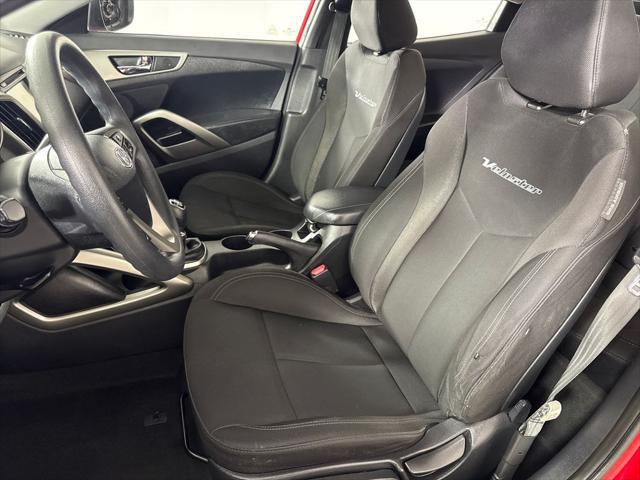 2013 Hyundai Veloster Base w/Black