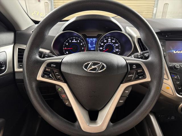 2013 Hyundai Veloster Base w/Black