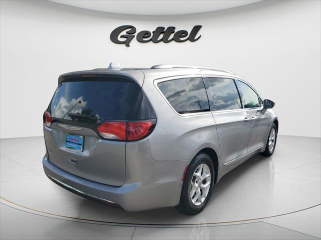 2017 Chrysler Pacifica Touring-L Plus