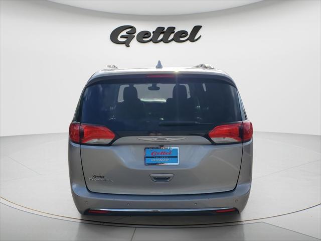 2017 Chrysler Pacifica Touring-L Plus