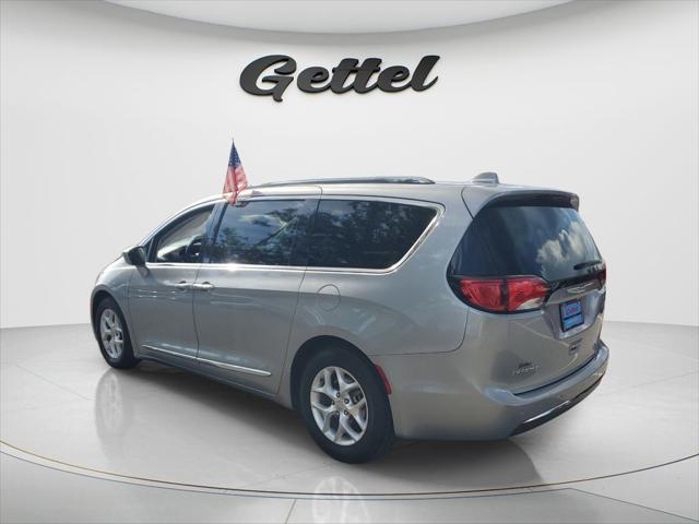 2017 Chrysler Pacifica Touring-L Plus