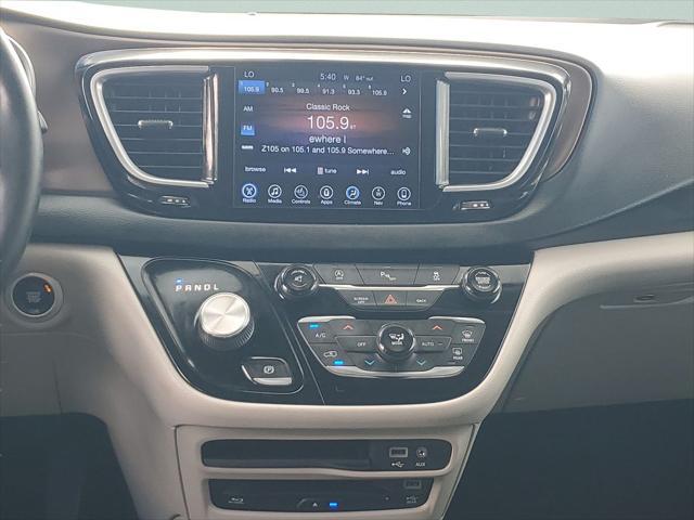 2017 Chrysler Pacifica Touring-L Plus
