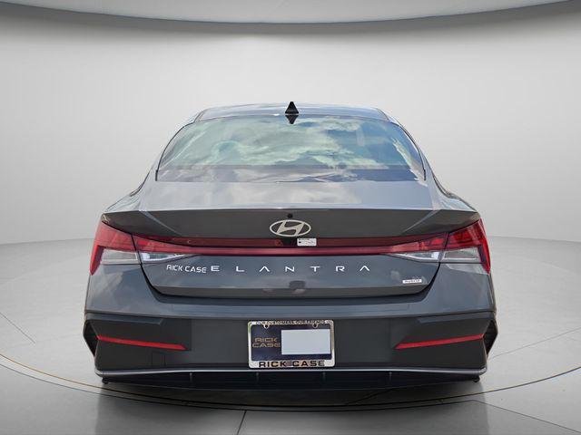 2025 Hyundai Elantra Hybrid Limited