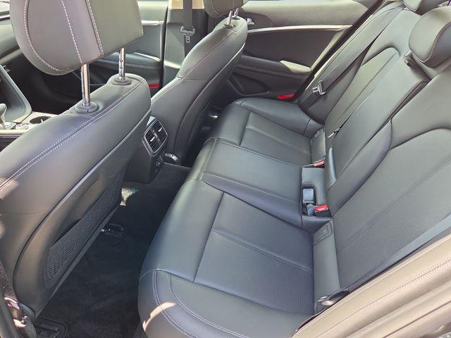 2023 Genesis G70 2.0T RWD